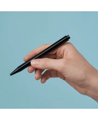 Paper Republic le stylo needlepoint pen Black